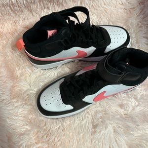 Nike court Borough mid 2